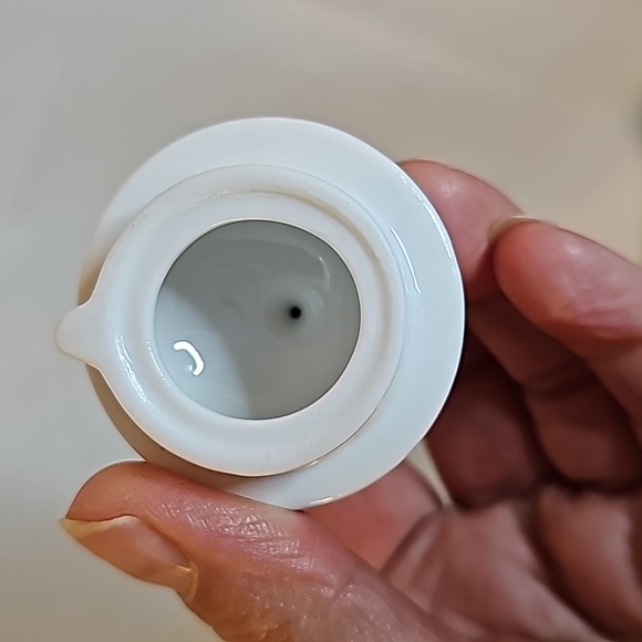 Cordon Bleu Porcelain Elephant Tea Pot - Picture 8 of 10